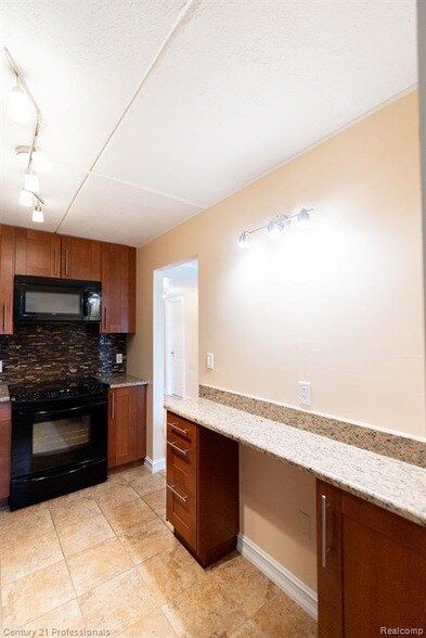 Building Photo - 35300 Woodward Ave