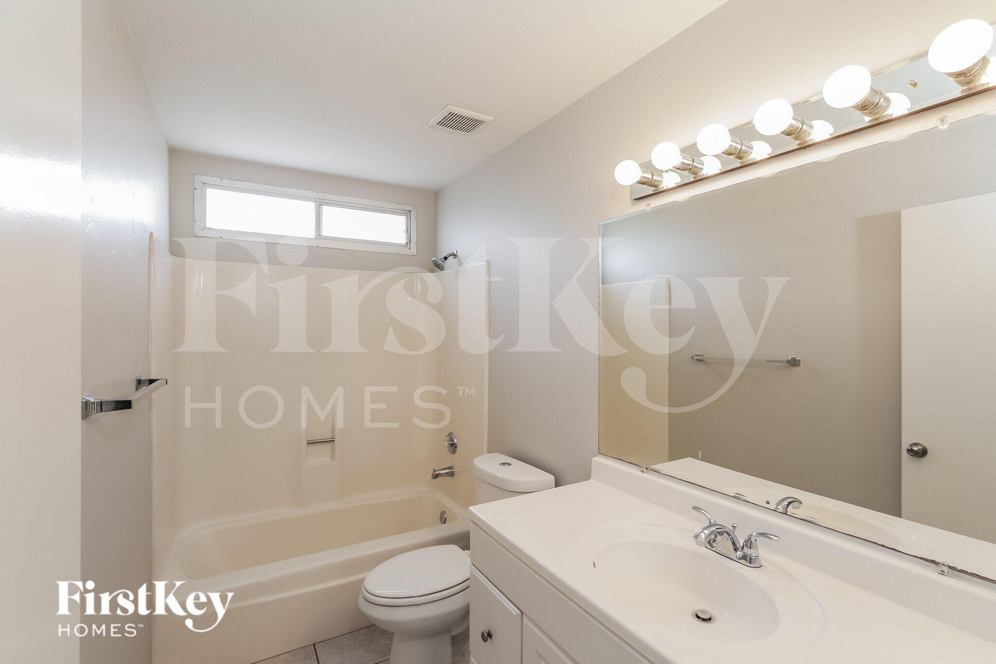 Building Photo - 14016 N 33rd Dr