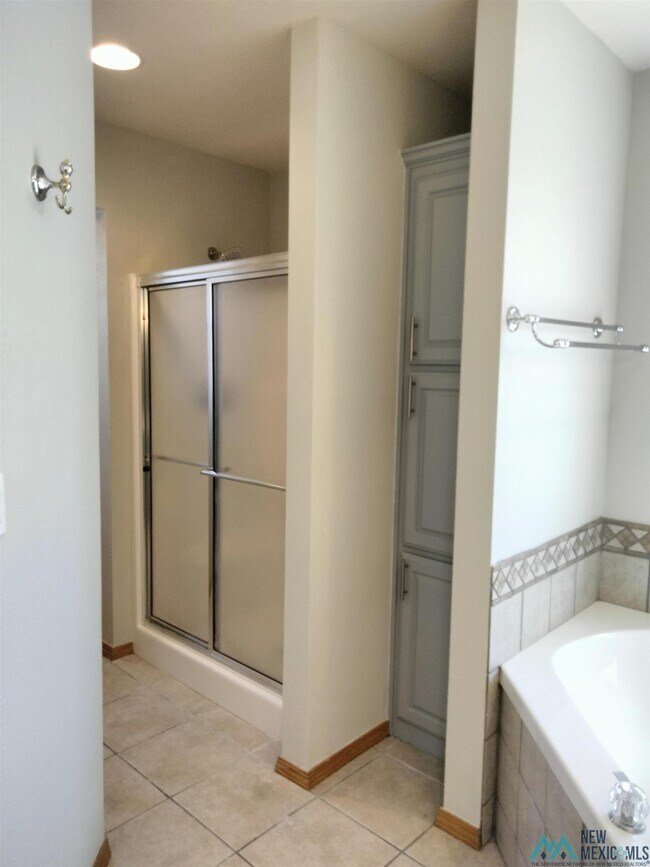 Building Photo - 2301 Reese Dr