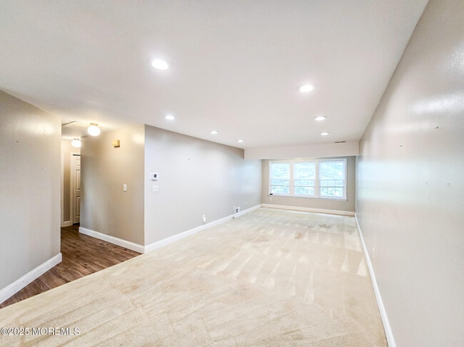 Building Photo - 10F Benjamin Franklin Dr