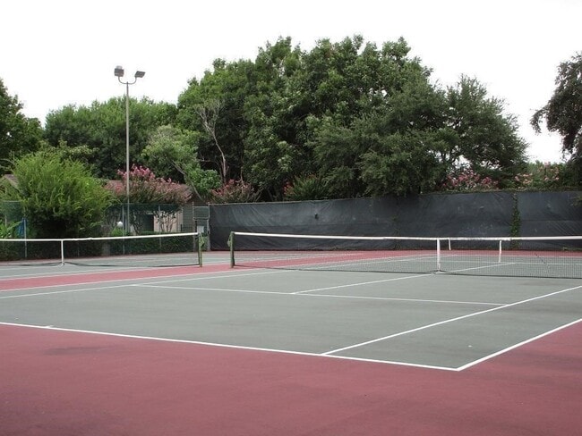 Building Photo - 10053 Westpark Dr