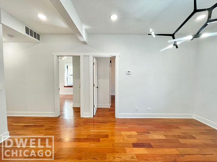 Building Photo - 4010 W Warwick Ave