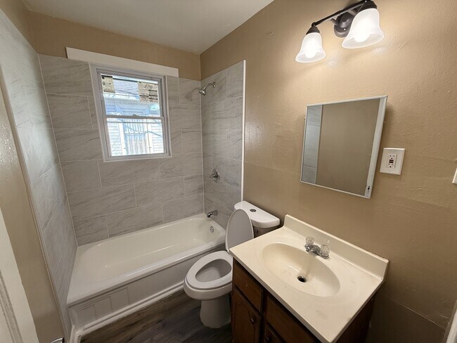 Building Photo - 1567 Harrison St