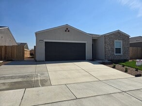 Building Photo - 3 BR 2 BA New Build home available now