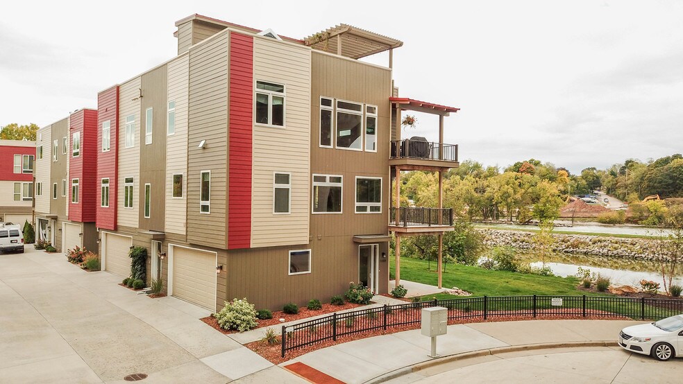 Building Photo - 1141 E Banta Ct