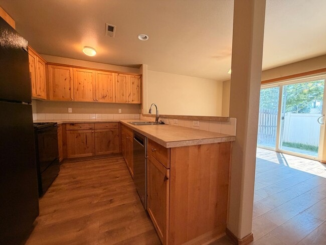 Building Photo - 2988 SW Indian Cir