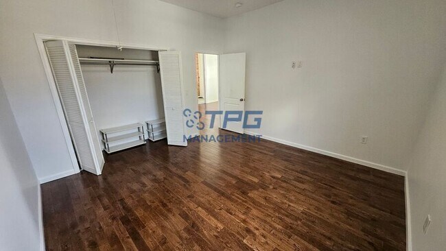 Building Photo - 575 55th St