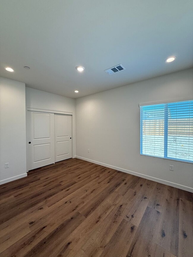 Building Photo - 16806 Mairs Dr