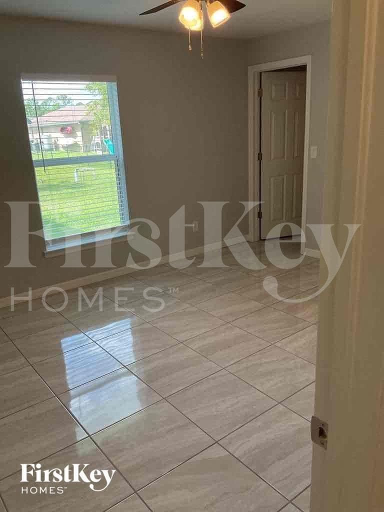 Building Photo - 1706 NW 26th St