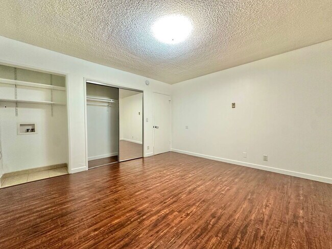 Building Photo - 919 N Alfred St