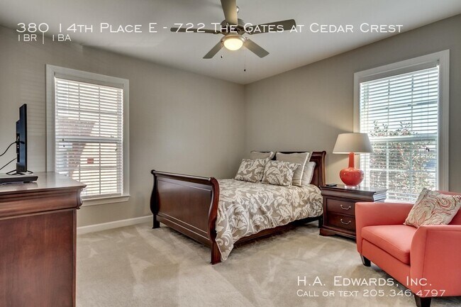 Building Photo - 380 14th Pl E