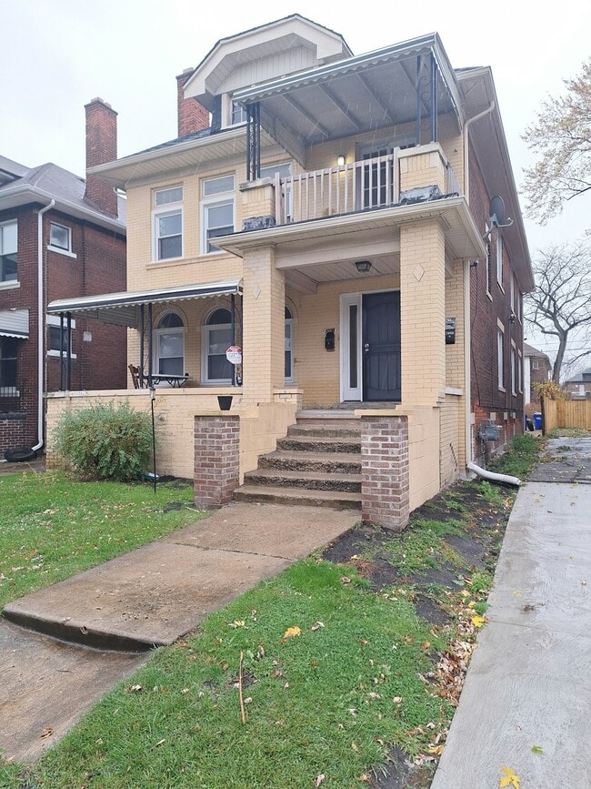 Building Photo - 2067 Hazelwood St