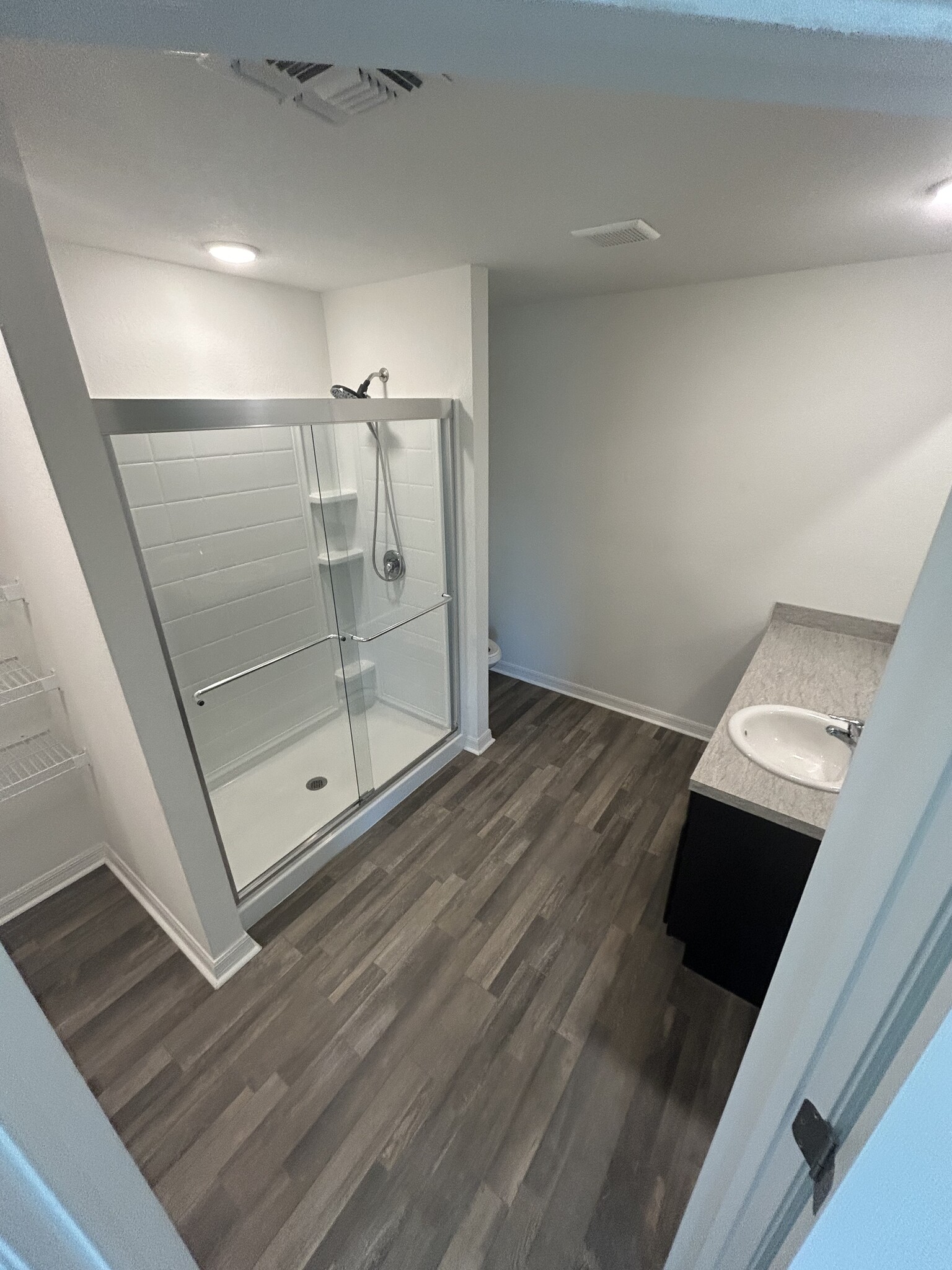 Primary Bath (En Suite) - 120 NW 25th Ave