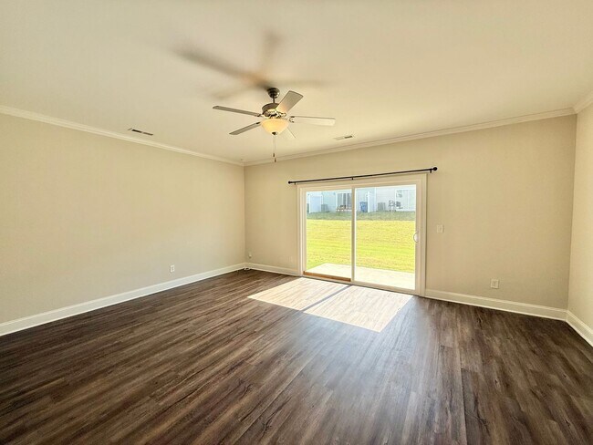 Building Photo - Stunning 3BD, 2.5BA Raleigh Townhome in a ...