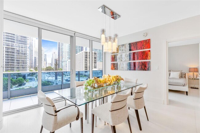 Building Photo - 200 Biscayne Blvd Way