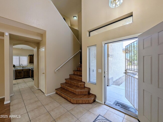Building Photo - 8861 W Paradise Dr