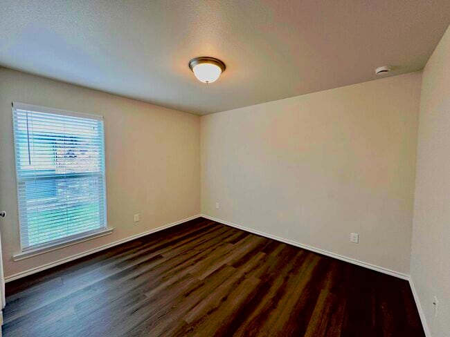 Building Photo - 2119 140th St