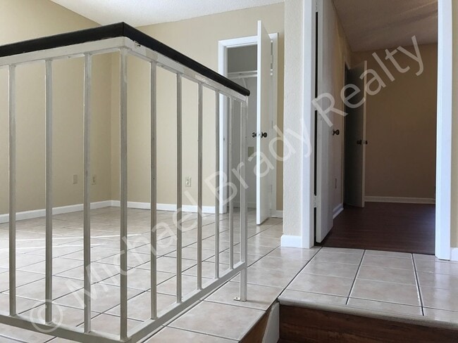 Building Photo - Move in Special! One Bedroom Condo! $99 De...
