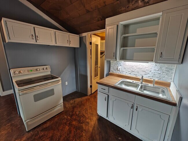 Building Photo - 116 Montgomery St