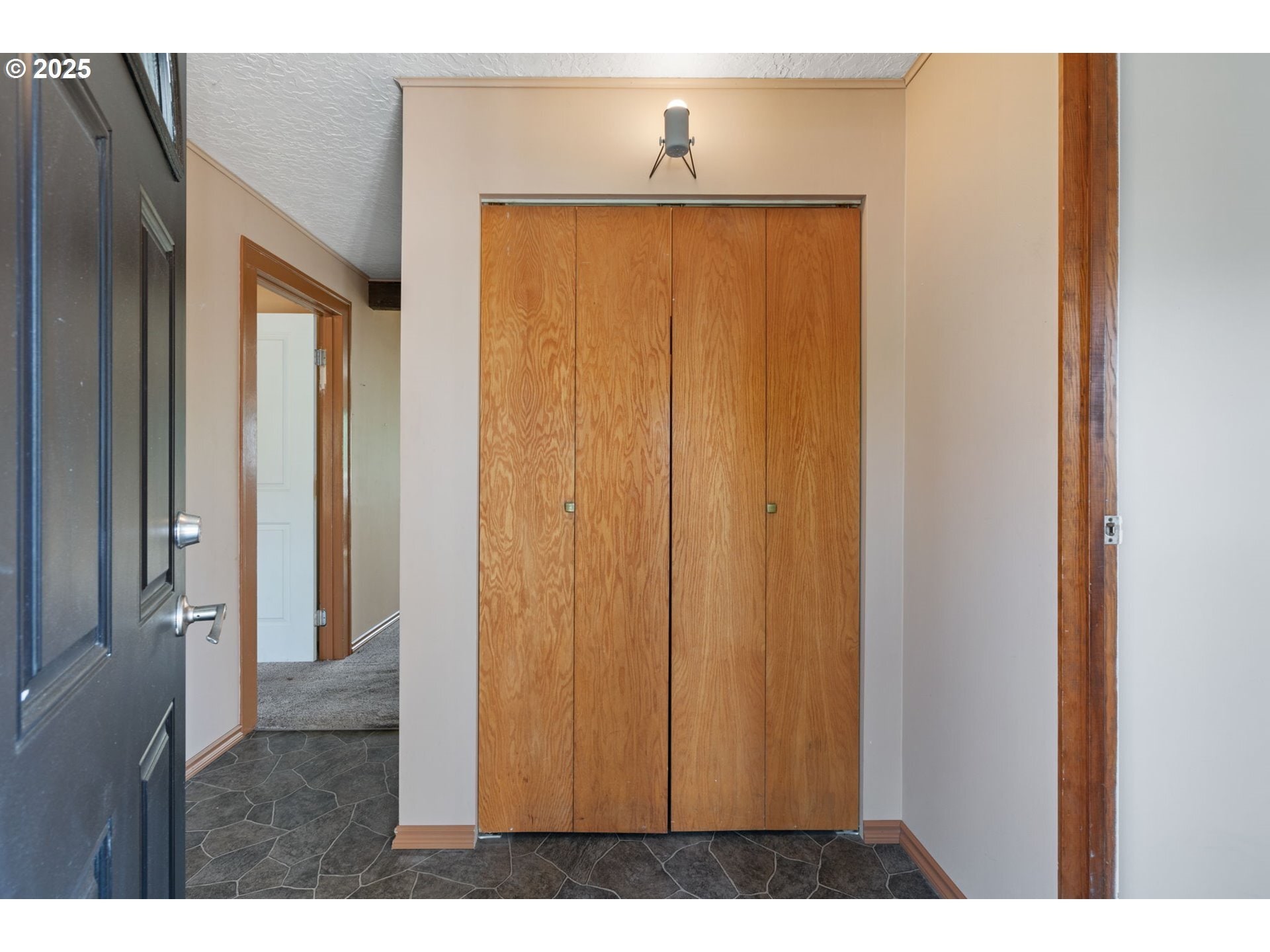 Building Photo - 5324 SE Flavel St