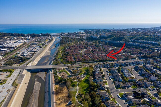 Building Photo - Beautiful Furnished Home in Seaside Villas Near Doheny Beach!