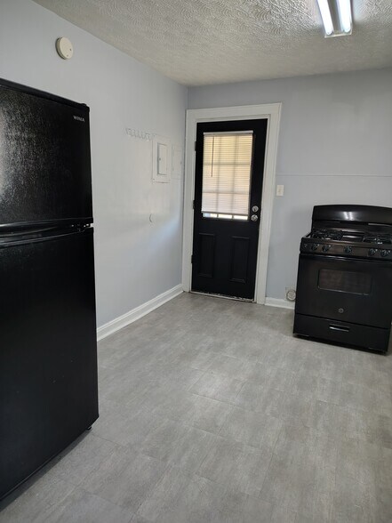Building Photo - 1706 Buffington Ave