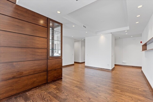 Building Photo - 250 E Pearson St