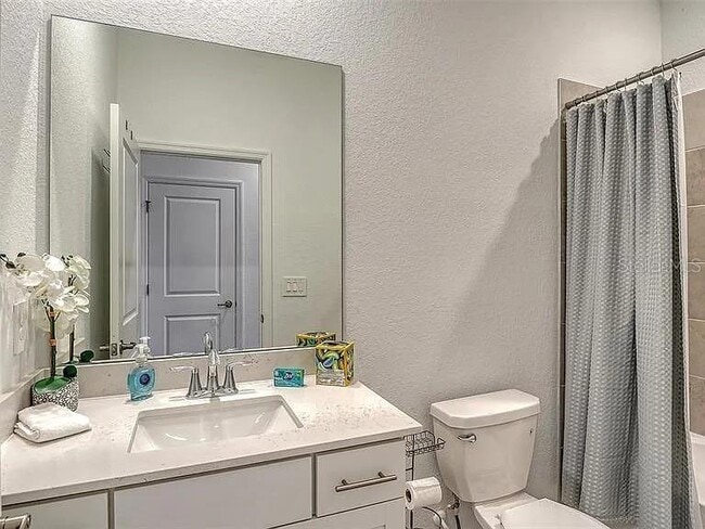 Building Photo - 10896 Pinot Dr