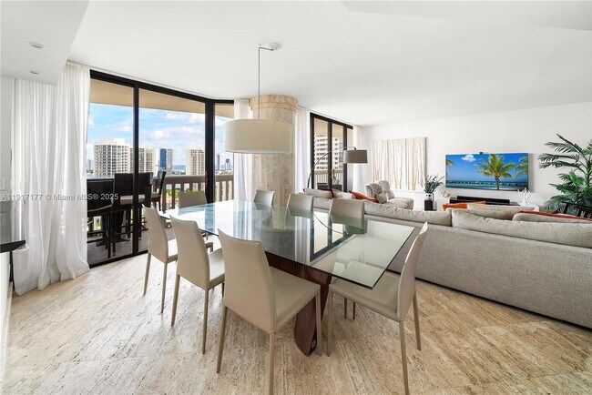 Building Photo - 1000 W Island Blvd