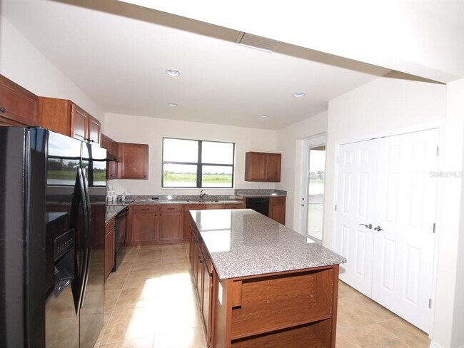 Building Photo - 19224 Isadora St