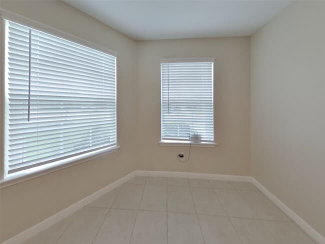 Building Photo - 805 Painted Bison Dr
