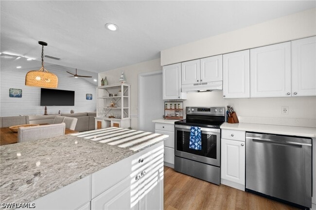 Building Photo - 738 95th Ave N