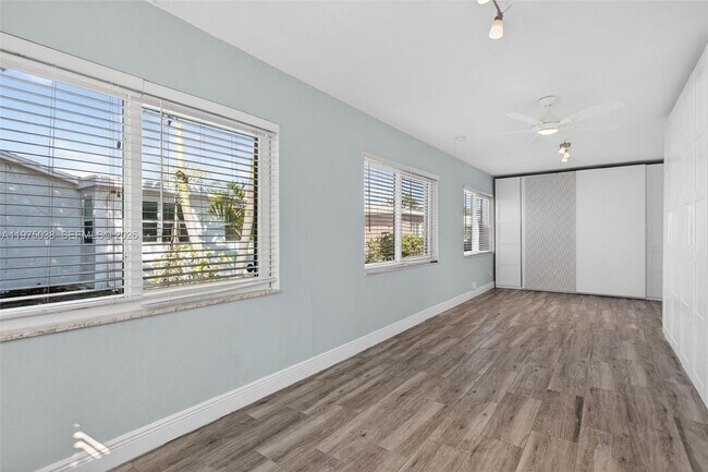 Building Photo - 7613 NW 67th Ave