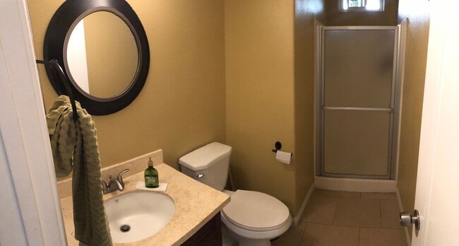Building Photo - Beautiful 4 bedroom / 3 bathroom Heritage Home with Pool, Spa and Solar!