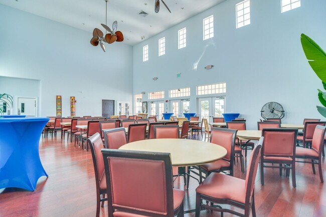 Building Photo - 5172 Coquina Key Dr SE