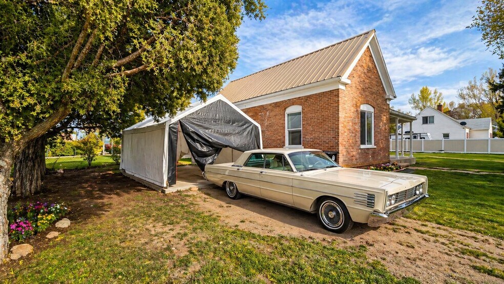 Building Photo - 390 N 300 E