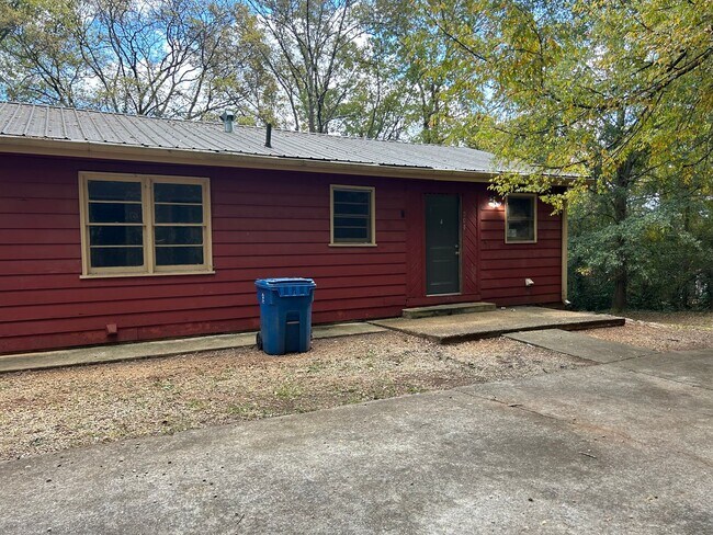 Building Photo - 5th- 308