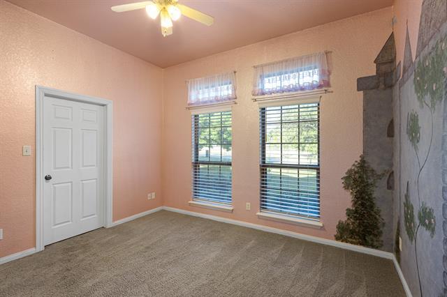 Building Photo - 19 Shady Creek Ln