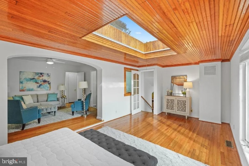 Building Photo - 5110 Flanders Ave