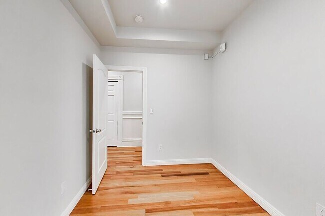 Building Photo - 169 Fair Oaks St