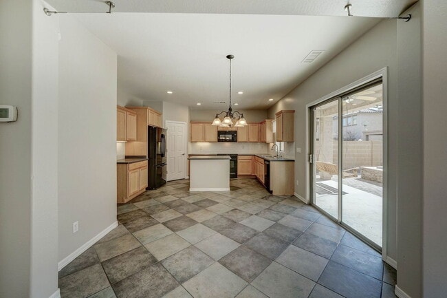 Building Photo - 2143 W Marconi Ave