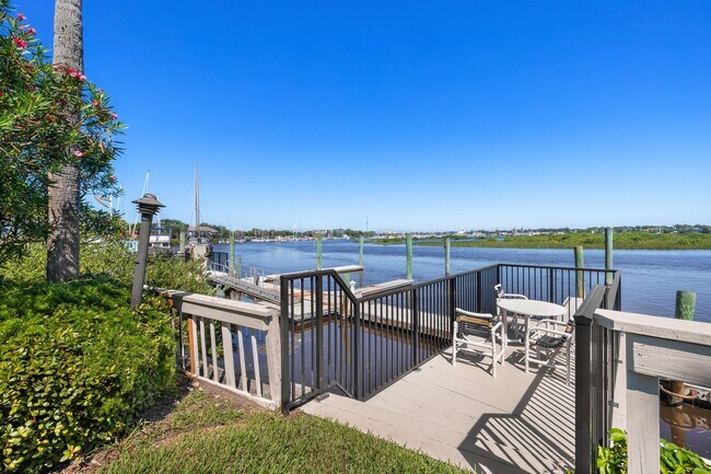 Building Photo - 909 S Ponce De Leon Blvd