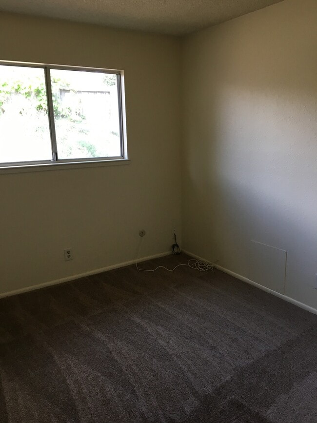 Building Photo - North Salinas House