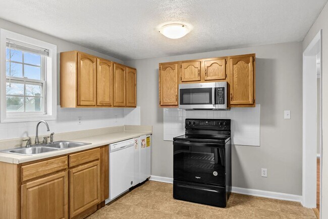 Building Photo - Cozy 3bd/1bth Cottage in Alcoa!