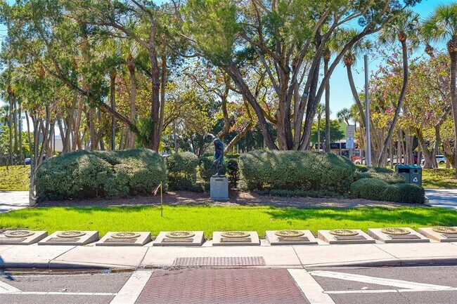 Building Photo - 800 Benjamin Franklin Dr