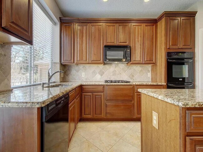 Building Photo - 15410 Cambria Cove