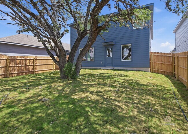 Building Photo - "Spacious 4-Bedroom Retreat with 2.5 Baths in Beautiful San Antonio!"