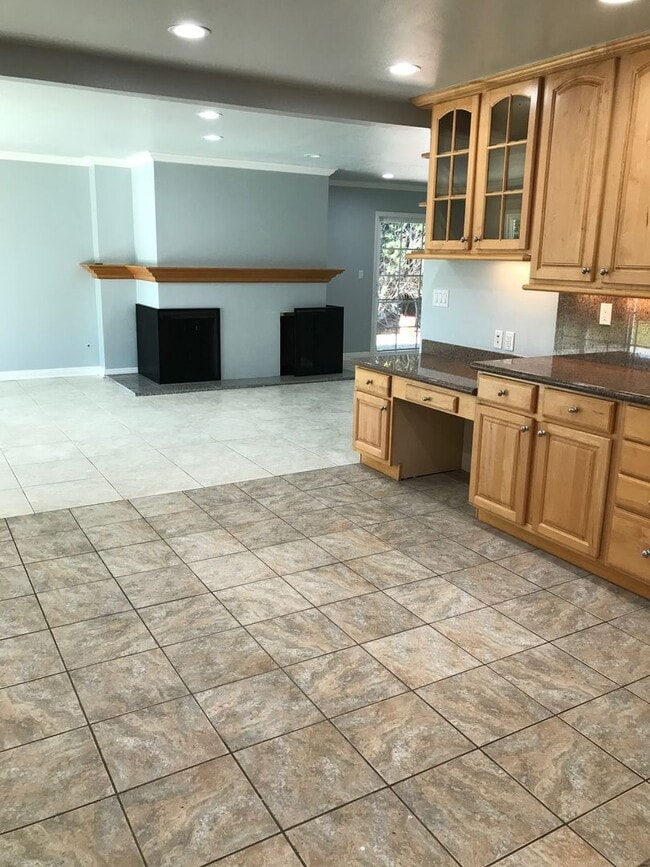 Building Photo - Comming SOON !! Beautiful 3 Bed 2 Bath Hom...