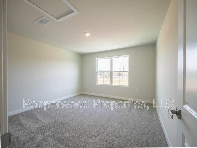 Building Photo - 4555 Duparc Way