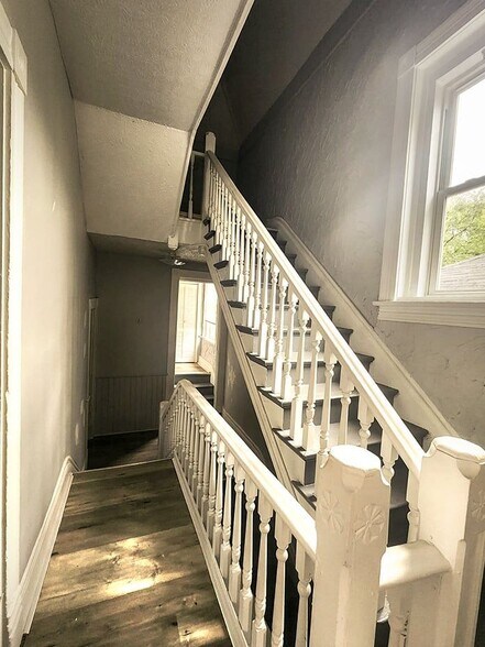 2nd floor stairwell - 1036 S 7th St